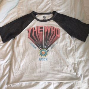 American eagle cut hem band t shirt